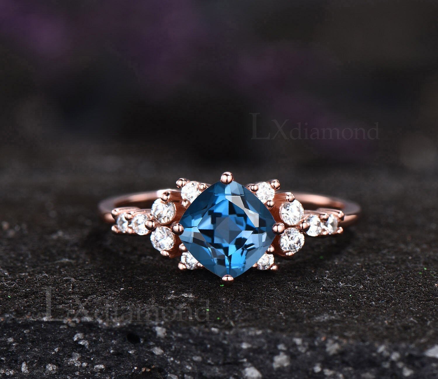 Kissenschnitt London Blau Topas Verlobungsring Roségold Unikat Cluster Moissanit Brautring Frauen Dezember Geburtsstein Ring von LXdiamond