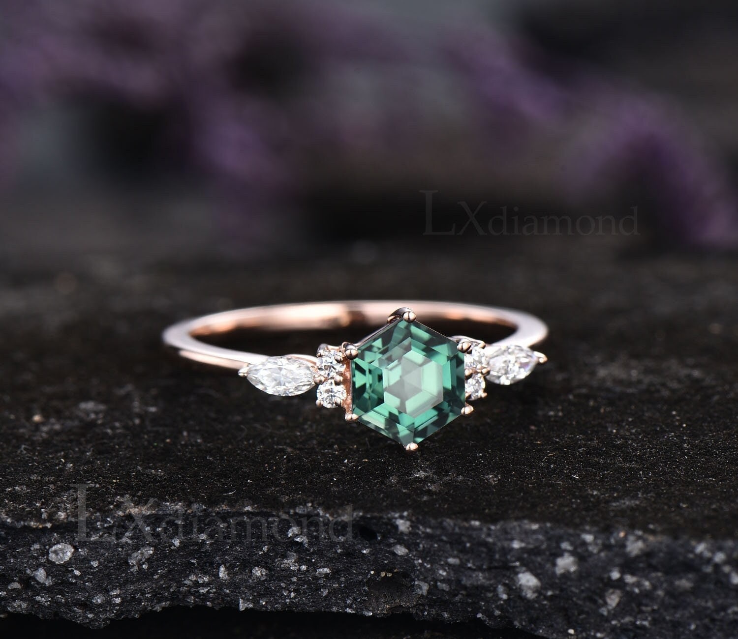 Vintage Hexagonschliff Grün Saphir Ring Einzigartige Verlobungsring Massiv 14K Rosegold Moissanit Frauen von LXdiamond