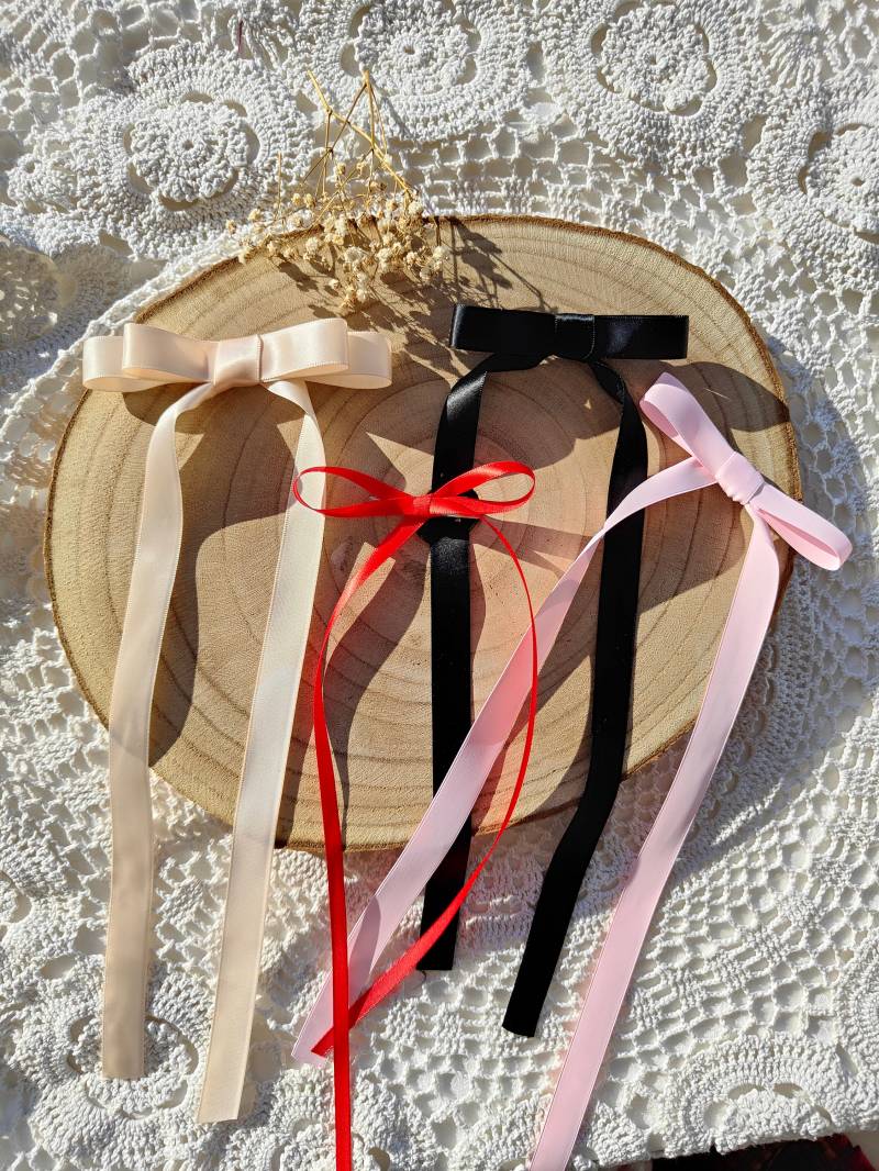 2Er-Pack Feine Schleifen. Lange Haarbänder. Doppelte Satinschleifen. Seidenschleifen. Schleife. Langes Band. Frauen, Mädchen. Geschenk Für Sie von LaBambolinaBcn