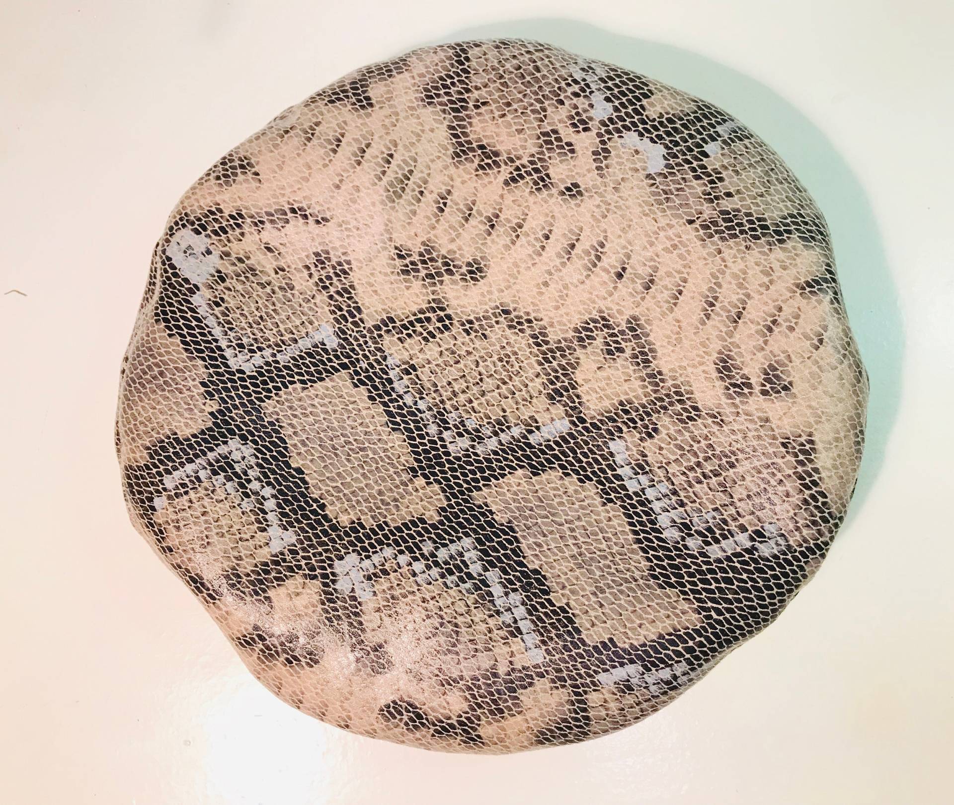 Martha Beret. Kunstleder Mit Schlangenmuster. Handgefertigt. Kunstlederhut. Baskenmütze Martha Beret. Kunstleder Mit Schlangenmuster. Handgefertigt. Kunstlederhut. Baskenmütze von LaBambolinaBcn