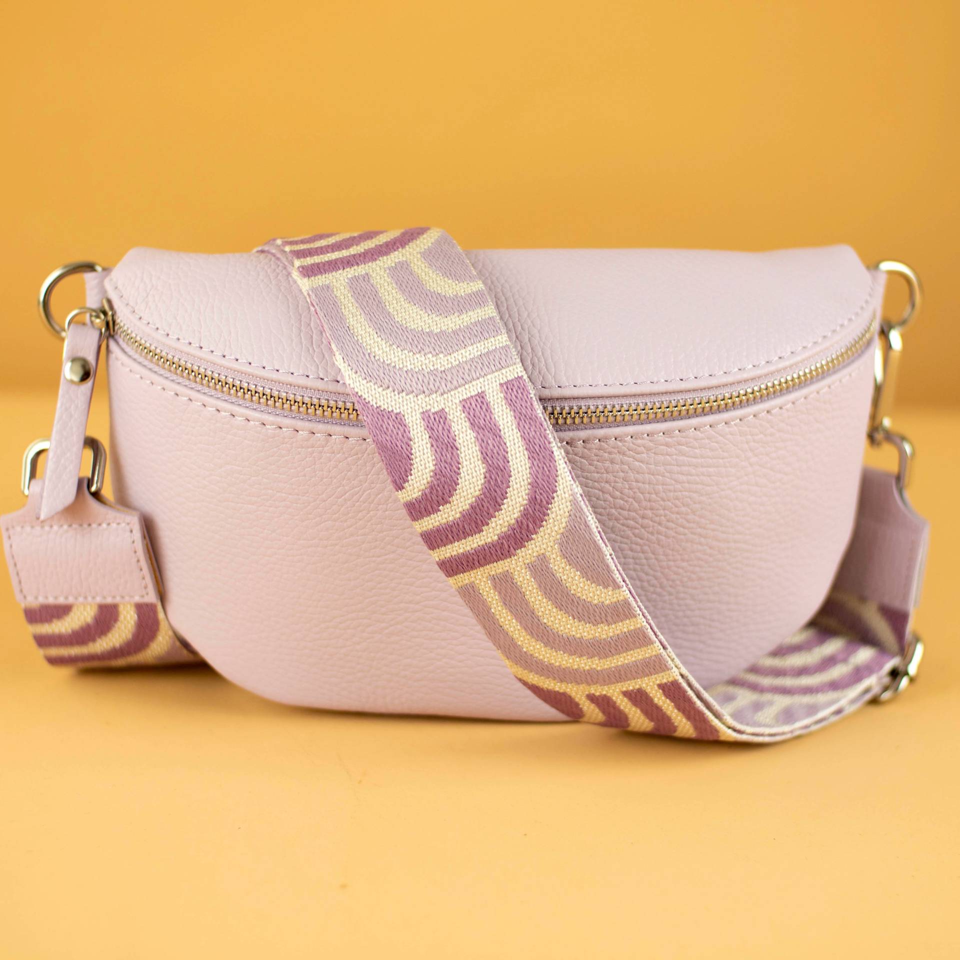 Lila Purple Bauchtasche Für Frauen Mit Ledergurt Und Gemustertem Riemen Gürteltasche Crossbodybag Sommer Umhänge Geschenk M Silber von LaBellaLeather