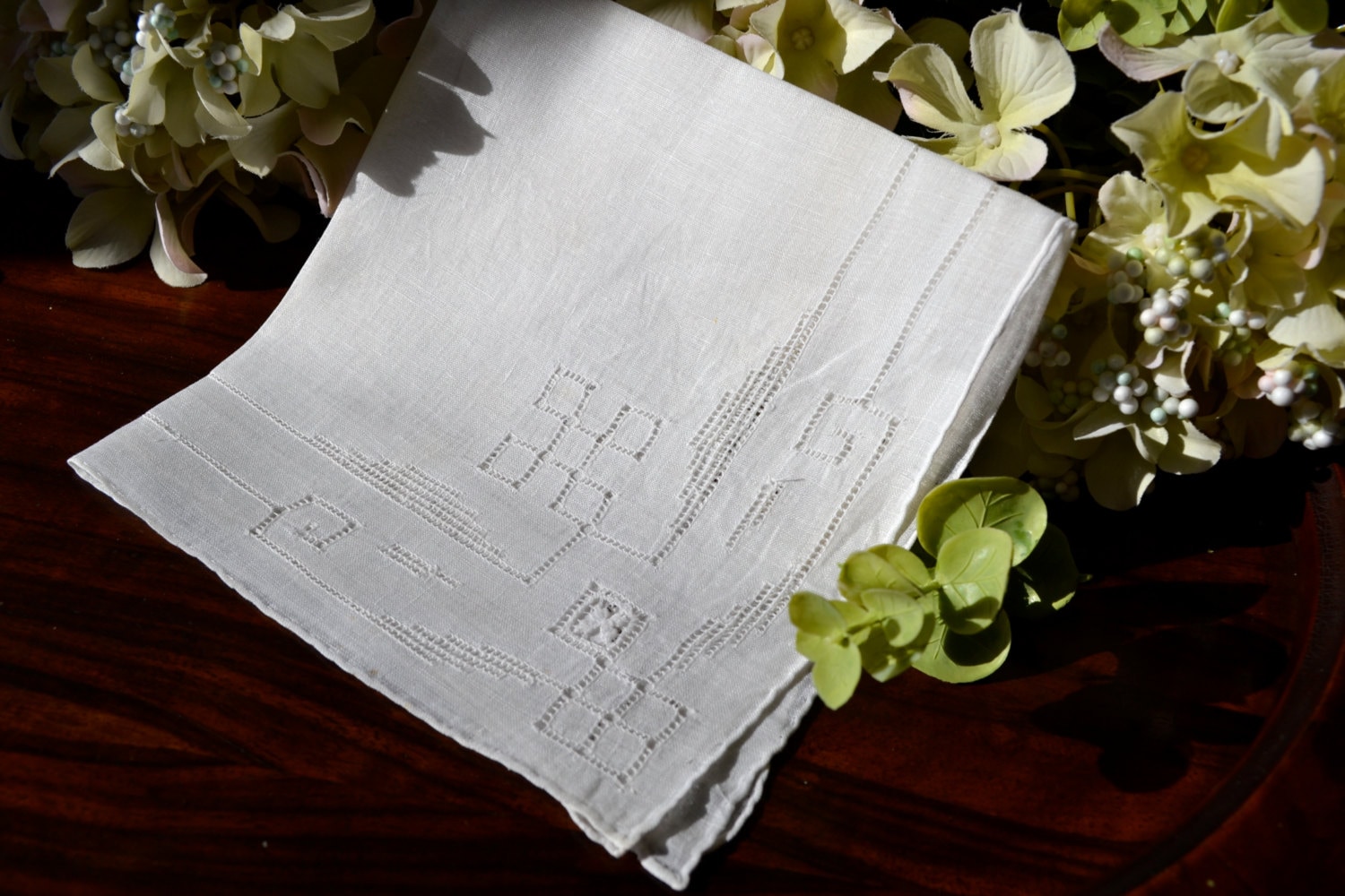 Jahrgang Cremigen Weißen Taschentuch 3341 Jahrgang Cremigen Weißen Taschentuch 3341 von LaBellaVintage