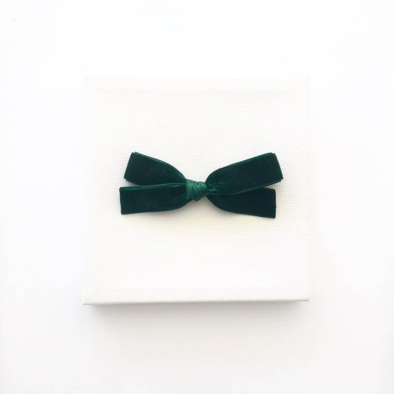 Erbstück Samt Kate Schleife ~ Jäger Erbstück Samt Kate Schleife ~ Jäger von LaBelleBabyBows