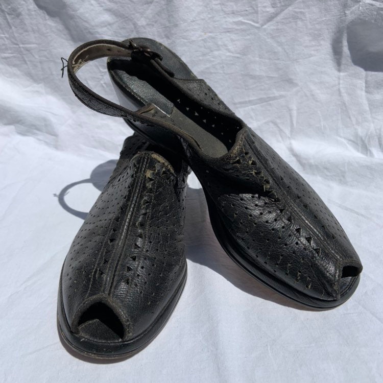 40Er Jahre Schwarze Lederkeilen von LaBombaVintage