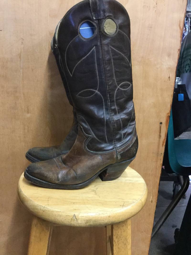 Braun Einfach Zu Handhabender Auf Westlichen Damen Stiefel von LaBombaVintage