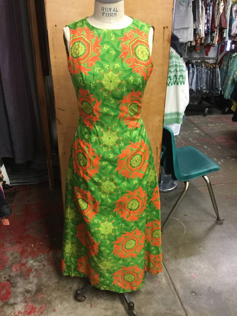 Grün Und Hell Orange Schöne Maxi-Kleid-Tiki-Oase von LaBombaVintage