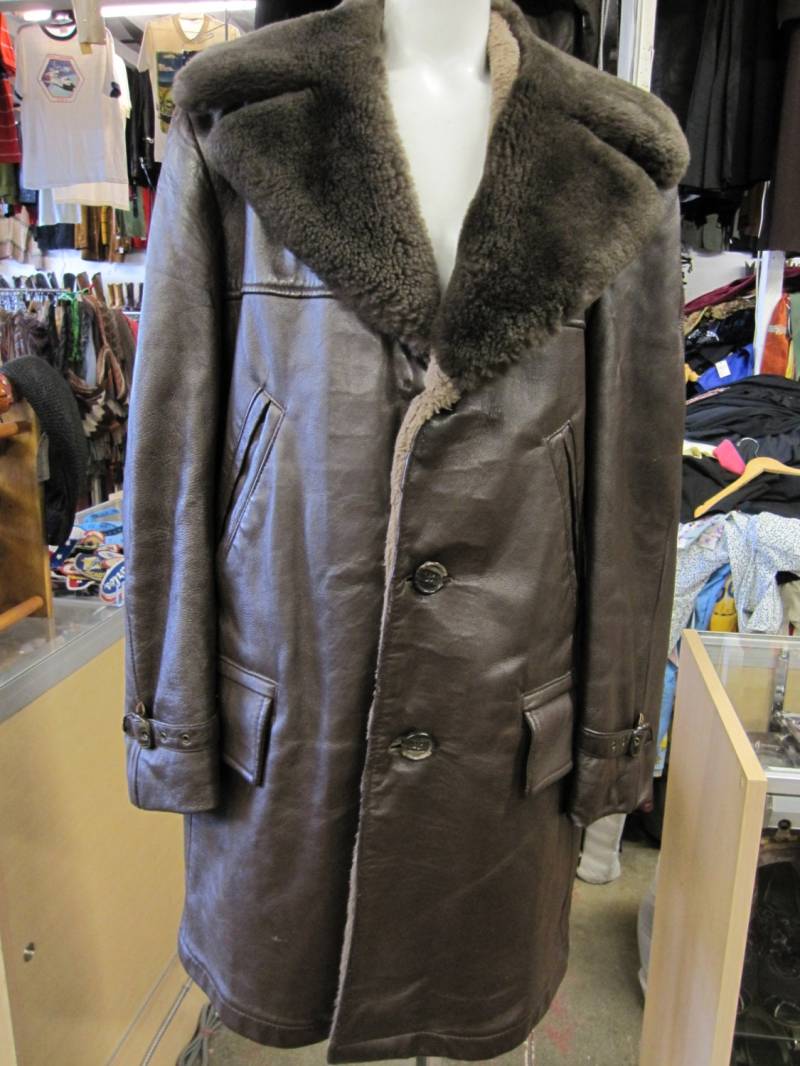 Herren Leder Mantel // Kunstfell Borte Dunkelbraun 1960Er Jahre Jacke 60Er Kleidung Automantel Medium Large von LaBombaVintage