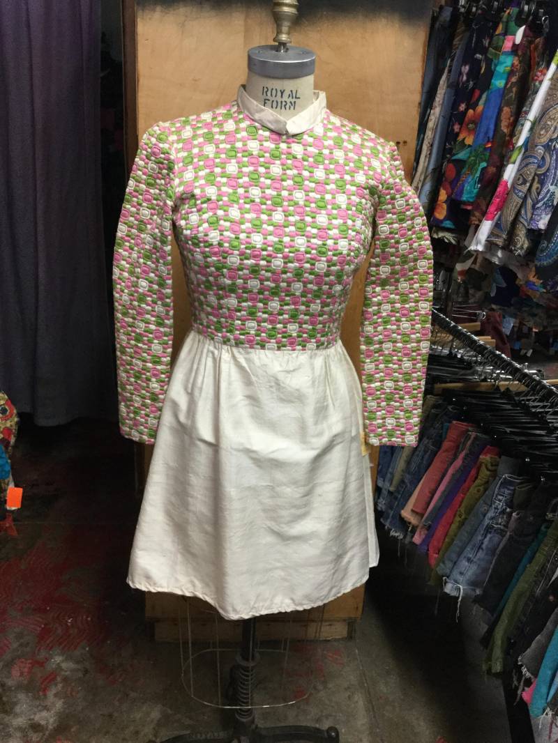 Rohe Seide 1960 Bestickt von LaBombaVintage