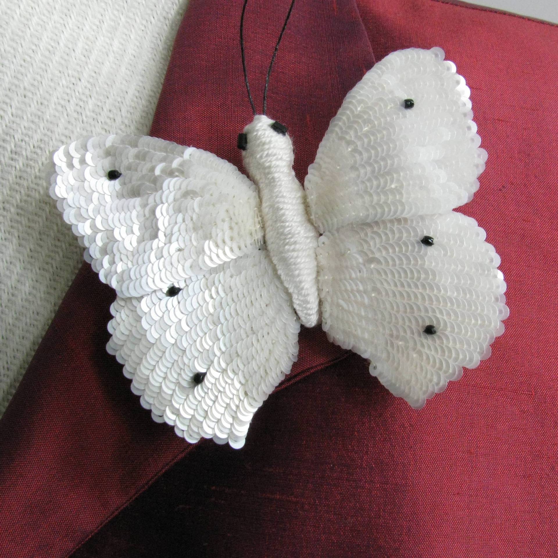 Schmetterlingsbrosche, Bestickte Brosche, Textilkunst, Lunéville Häkeln, Handstickerei, Stickerei, Zeremonie, Accessoires, Damengeschenk Schmetterlingsbrosche, Bestickte Brosche, Textilkunst, Lunéville Häkeln, Handstickerei, Stickerei, Zeremonie, Accessoires, Damengeschenk von LaBonneterieBroderie