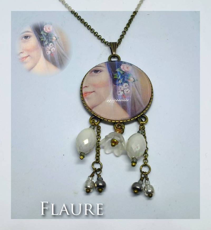 Eine Cabochon-Anhänger-Halskette "Die Braut", Cabochon-Halskette, Cabochon-Anhänger, Cabochon-Schmuck, Charm-Schmuck, Geschenkschmuck von LaBoutiquedeFlaure