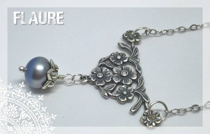 "Zuchtperle" Blumenbouquet Kette, Perlenschmuck, Zuchtperlen, Geschenkidee von LaBoutiquedeFlaure