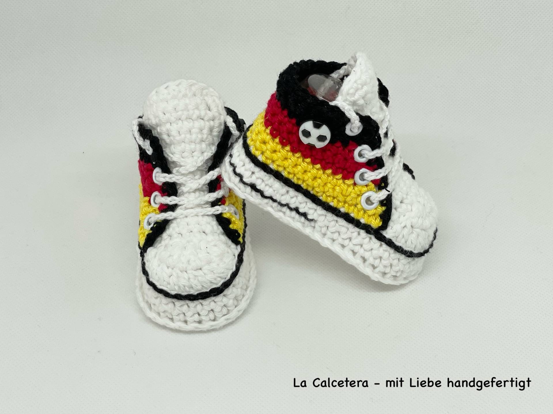 Turnschuhe Sneakers Fussball Schwarz Rot Gold Em Turnschuhe Sneakers Fussball Schwarz Rot Gold Em von LaCalcetera