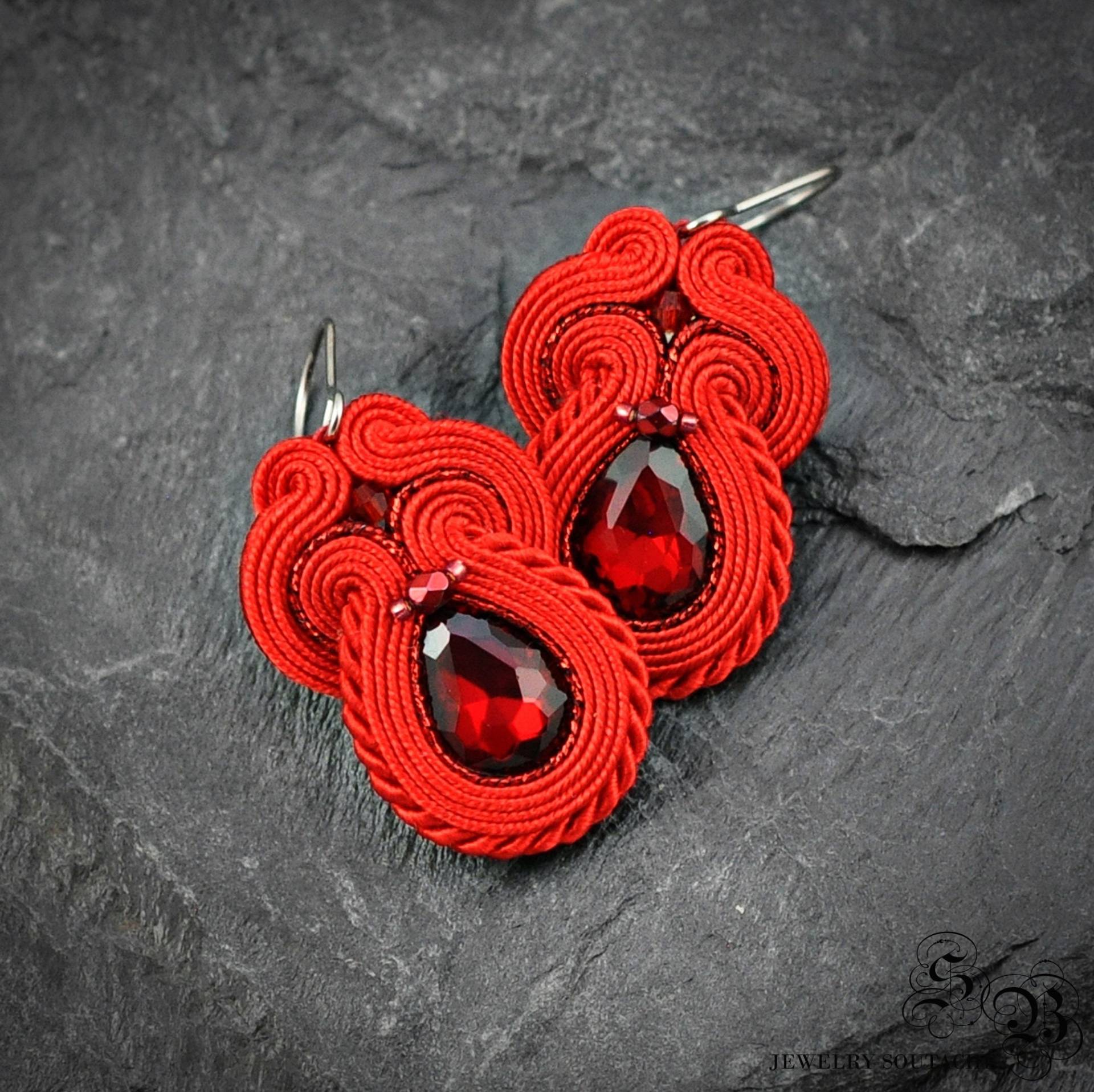 Rote Soutache Ohrclips Edler Edelsteinschmuck Rote Soutache Ohrclips Edler Edelsteinschmuck von LaCannet