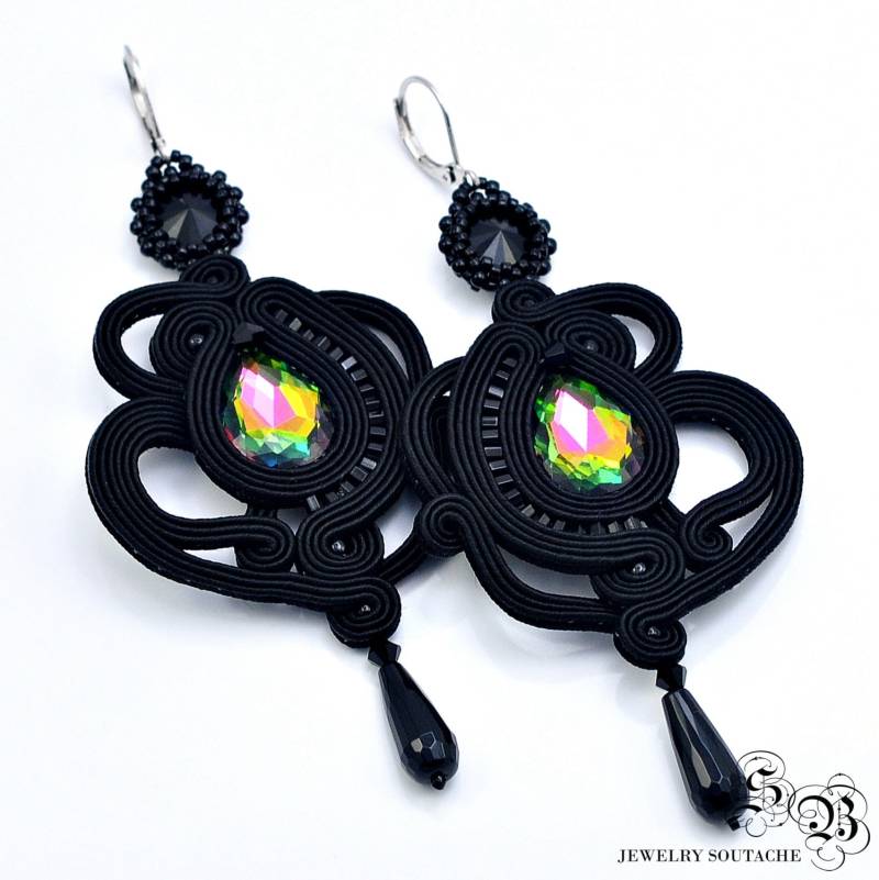 Schwarze Soutache Ohrringe Durchbrochene Kristallperlenarbeit Schwarze Soutache Ohrringe Durchbrochene Kristallperlenarbeit von LaCannet