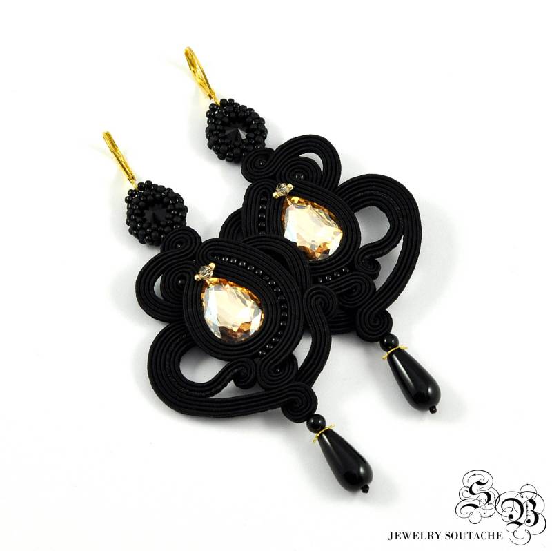 Schwarze Soutache Ohrringe Lange Durchbrochene Kristall Schwarze Soutache Ohrringe Lange Durchbrochene Kristall von LaCannet