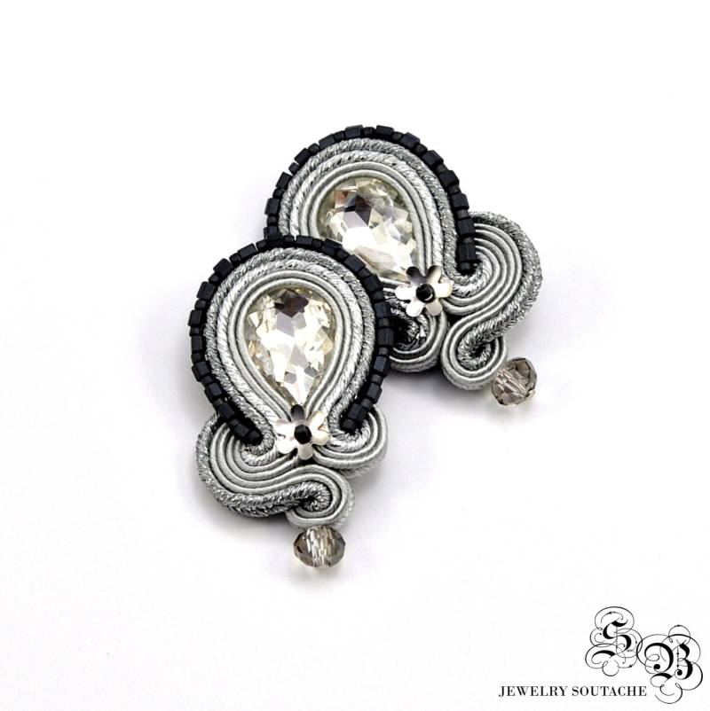 Silber Soutache Ohrclips Elegante Träne Kristall Silber Soutache Ohrclips Elegante Träne Kristall von LaCannet