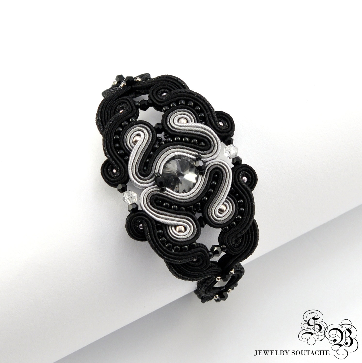 Soutache Armband Eleganter Grauer Glasperlenschmuck Soutache Armband Eleganter Grauer Glasperlenschmuck von LaCannet