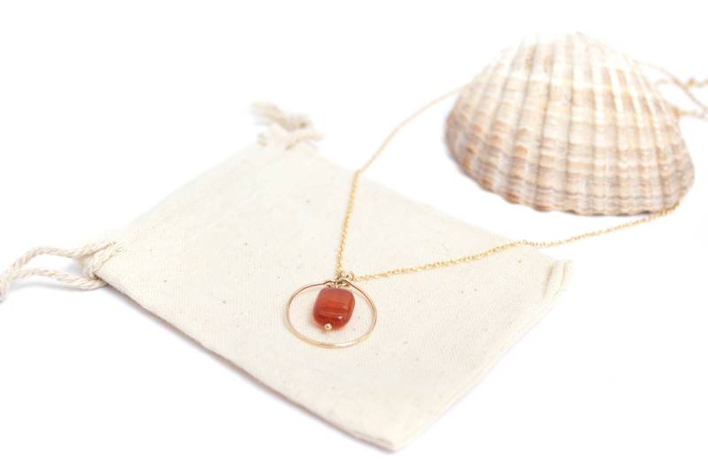 Feine Halskette Kette, Kreis Und Karneol - Goldfilled Oder Silber 925 Zeitlose Kurze Kette Elegant von LaCaptivante