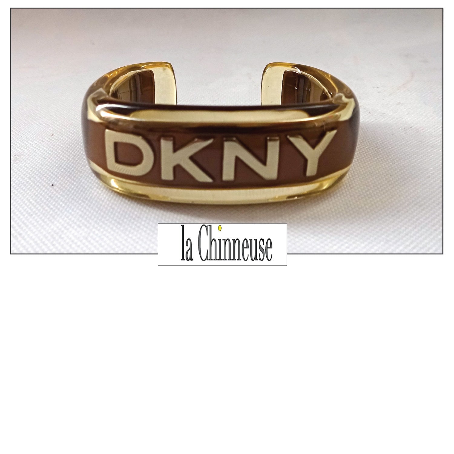 D K N Y Manschettenarmband; Manschettenarmband Aus Klarem Lucite Und Stahl, 2000Er, Geschenk Für Sie, Hergestellt in Den Usa D K N Y Manschettenarmband; Manschettenarmband Aus Klarem Lucite Und Stahl, 2000Er, Geschenk Für Sie, Hergestellt in Den Usa von LaChinneuse