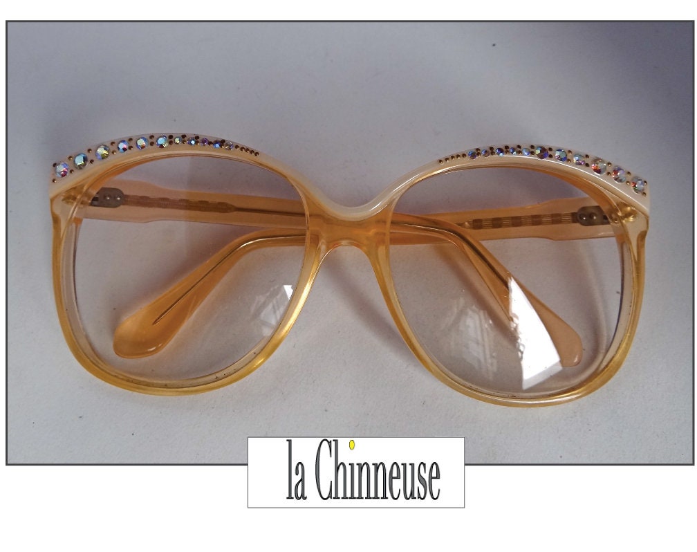 Übergrösse Sonnenbrille; Vintage-Sonnenbrille; Strassbrille, Vintage 60Er, Luxus-Vintage-Brillenkollektion, Für Sie Übergrösse Sonnenbrille; Vintage-Sonnenbrille; Strassbrille, Vintage 60Er, Luxus-Vintage-Brillenkollektion, Für Sie von LaChinneuse