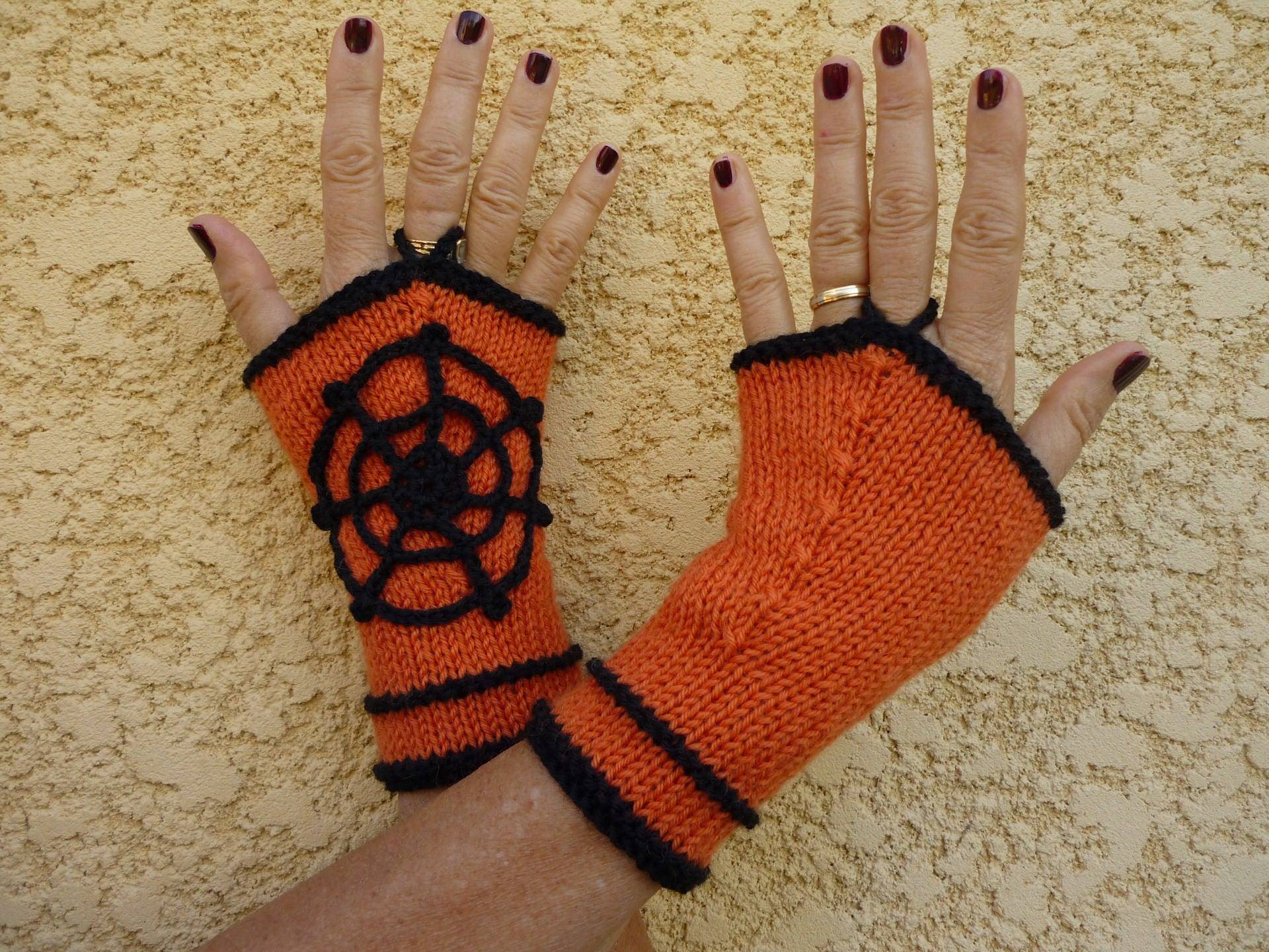 Damen Halloween Fäustlinge, Spinnennetz, Orange Schwarze Wolle, Gothic Style, Handschuhe von LaCigaleFrileuse