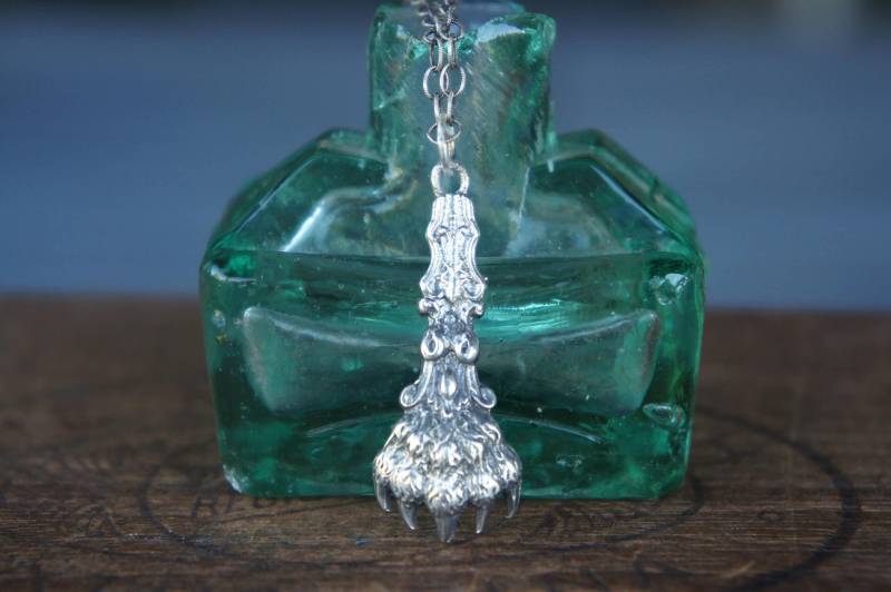 Massive Sterling Silber Löwenpfote Anhänger Halskette Massive Sterling Silber Löwenpfote Anhänger Halskette von LaComtesseDeTalaru