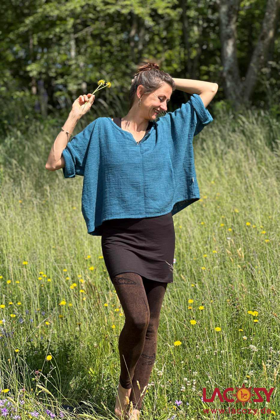 Weites Cropped Shirt Aus Reiner Baumwolle in Petrol | Atmungsaktives Oversize Damenshirt Für Lagenlooks Nachhaltiges Baumwollshirt von LaCozyShop