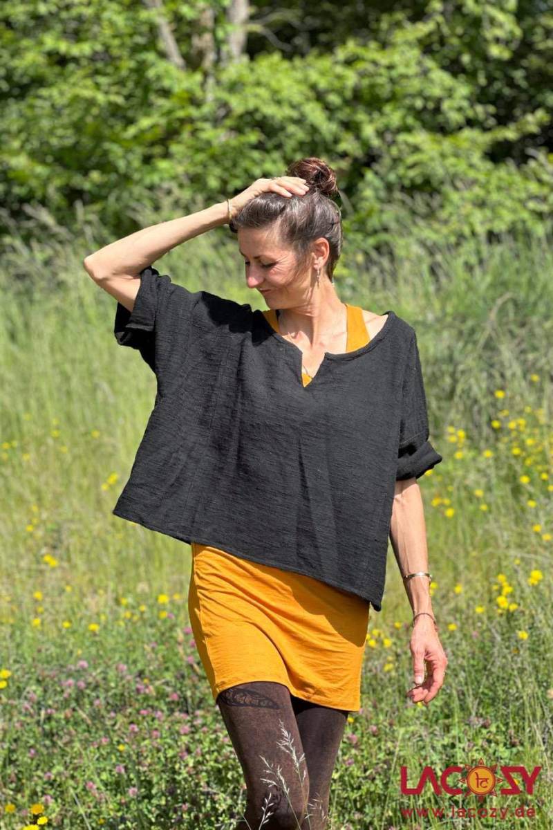 Weites Cropped Shirt Aus Reiner Baumwolle in Schwarz | Atmungsaktives Oversize Damenshirt Für Lagenlooks Nachhaltiges Baumwollshirt von LaCozyShop