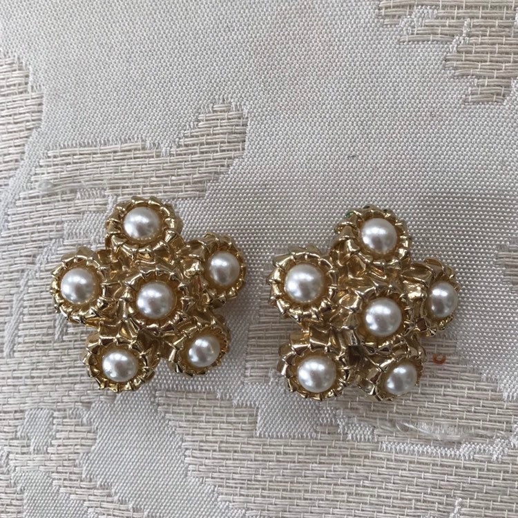 Jahrgang Aussage Gold Perle Cluster-Clip Auf Ohrringe von LaCroisette