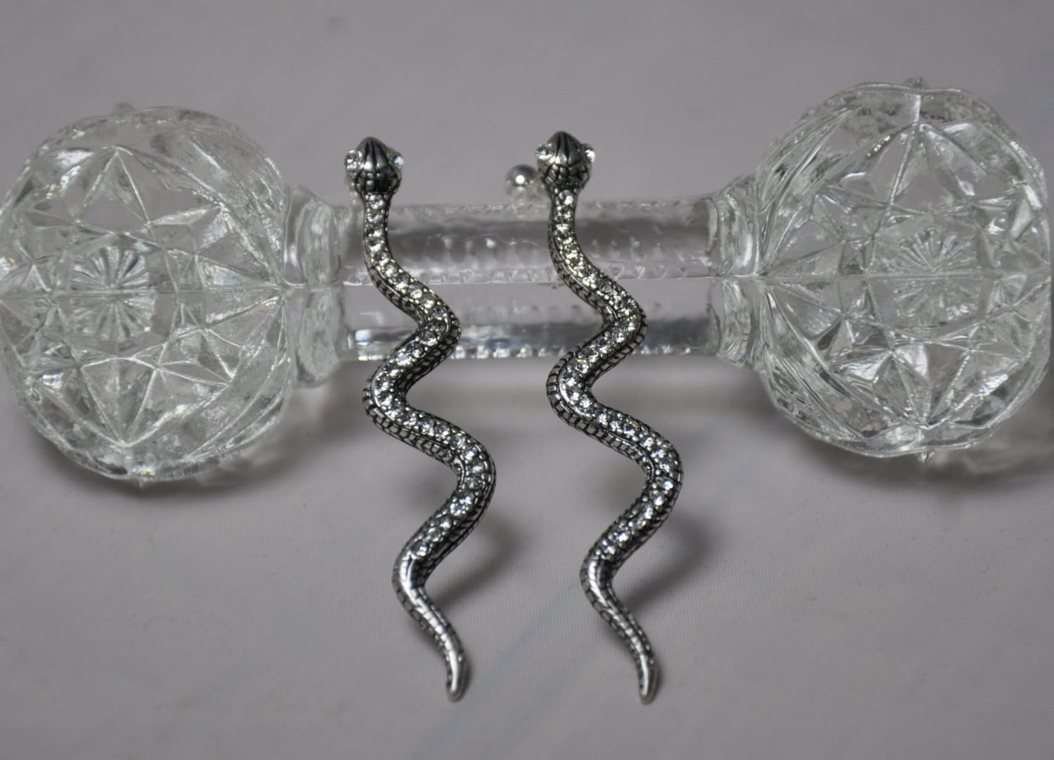 Handgemachte Schlangen Ohrringe, Baumelnde Strass Ohrstecker Schlangen, Sterling Silber Handgemachte Schlangen Ohrringe, Baumelnde Strass Ohrstecker Schlangen, Sterling Silber von LaDiDisDesigns