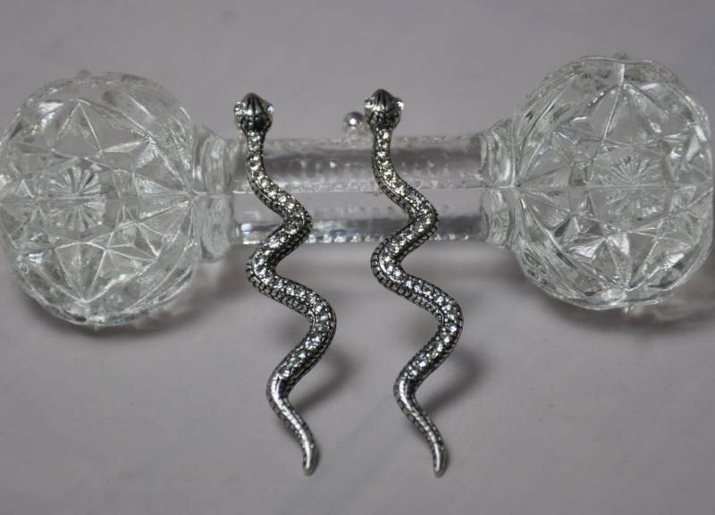Handgemachte Schlangen Ohrringe, Baumelnde Strass Ohrstecker Schlangen, Sterling Silber Handgemachte Schlangen Ohrringe, Baumelnde Strass Ohrstecker Schlangen, Sterling Silber von LaDiDisDesigns