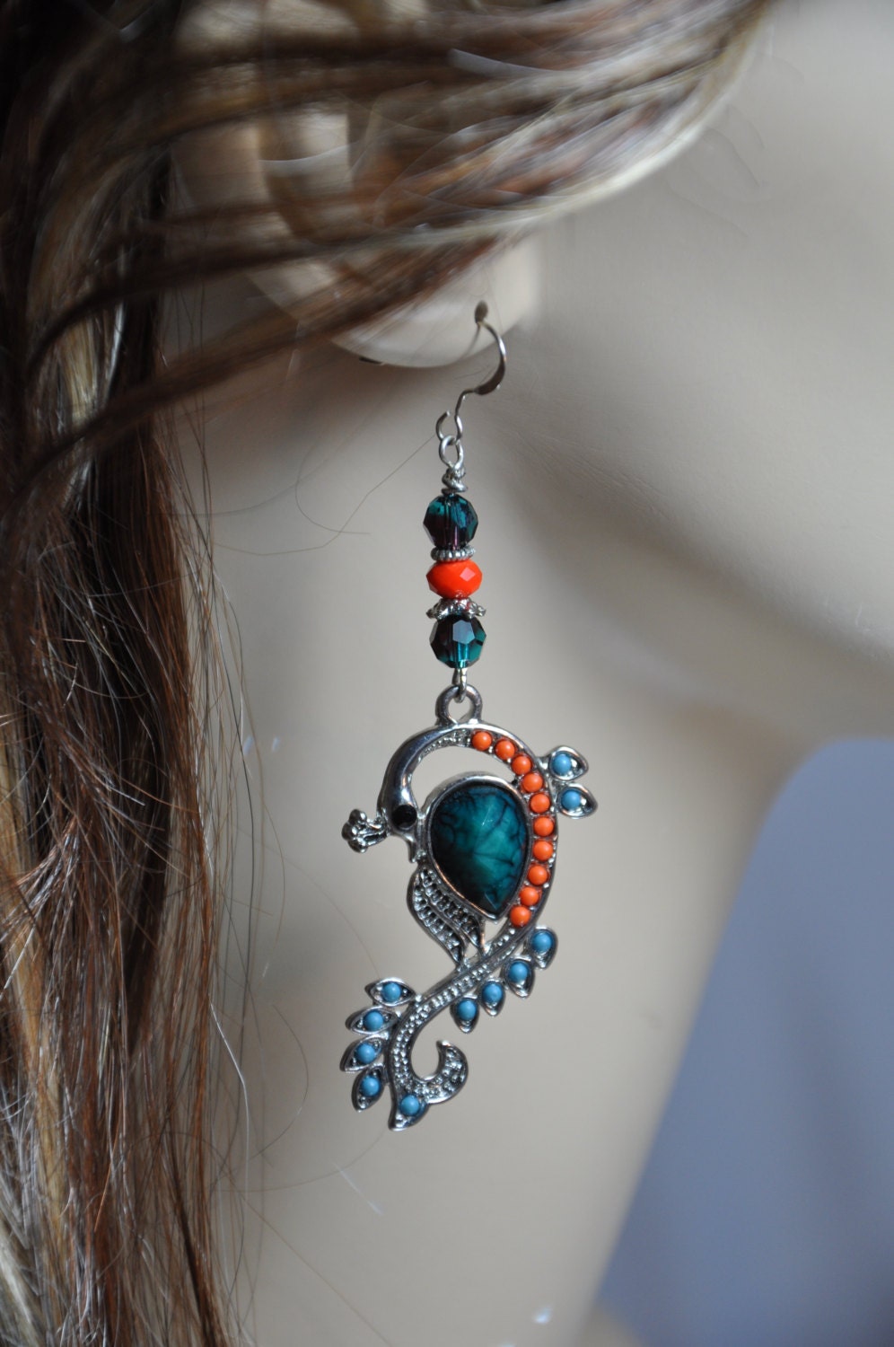 Pfau Baumelnde Ohrringe, Orange/Türkis & Silber Pfau Baumelnde Ohrringe, Orange/Türkis & Silber von LaDiDisDesigns