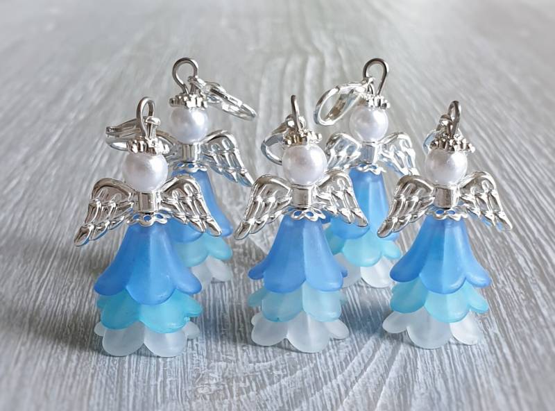 10 Schutzengel Anhänger Engel Blau Taufe Kommunion Hochzeit Glückbringer Charm Versilbert Perlmutt Gastgeschenk von LaDuchesseAgate