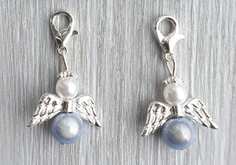 10 Schutzengel Anhänger Engel Engelchen Taufe Kommunion Hochzeit Glückbringer Charm Firmung Geburt Gastgeschenk Perlen Miracle Beads von LaDuchesseAgate