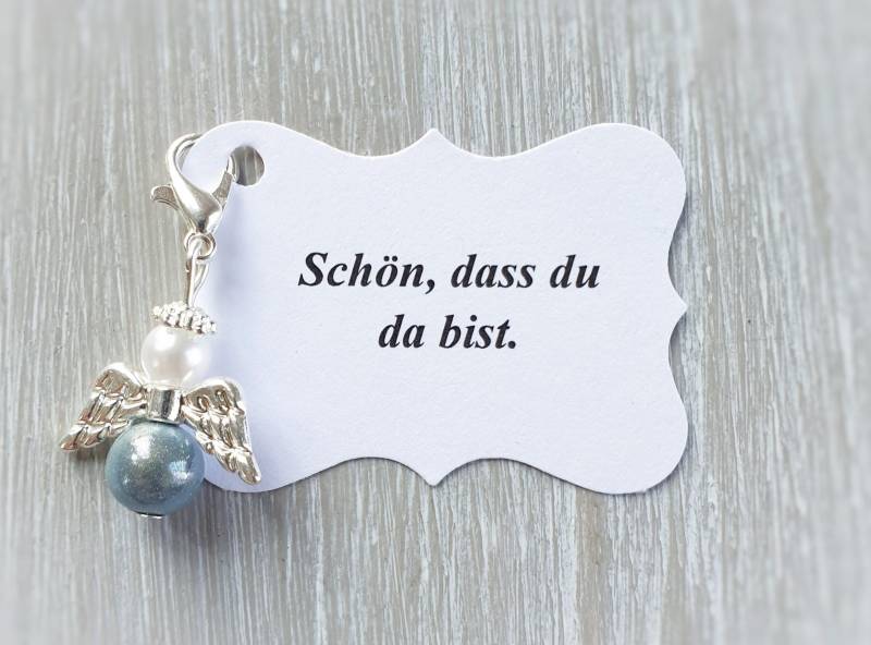 10 Schutzengel Anhänger Engel Taufe Kommunion Hochzeit Glückbringer Charm Gastgeschenk Vermerk Personalisierbar Miracle Beads Grau/Grün von LaDuchesseAgate