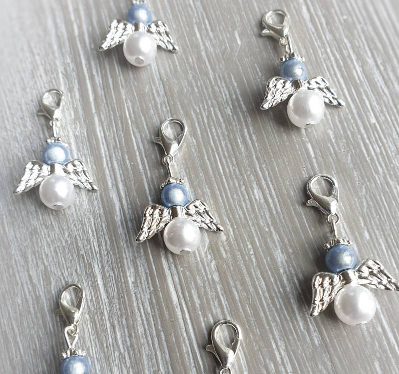 10 Schutzengel Anhänger Engel Taufe Kommunion Hochzeit Glückbringer Charm Versilbert Gastgeschenk Engelchen Miracle Perlen von LaDuchesseAgate