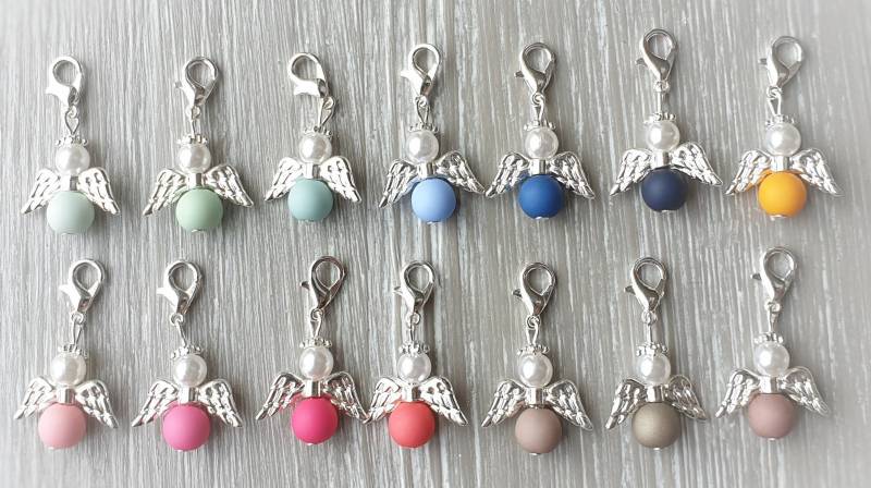 14 Schutzengel Anhänger Engel Engelchen Taufe Kommunion Mehrfarbig Hochzeit Glückbringer Charm Versilbert Gastgeschenk Bunt von LaDuchesseAgate