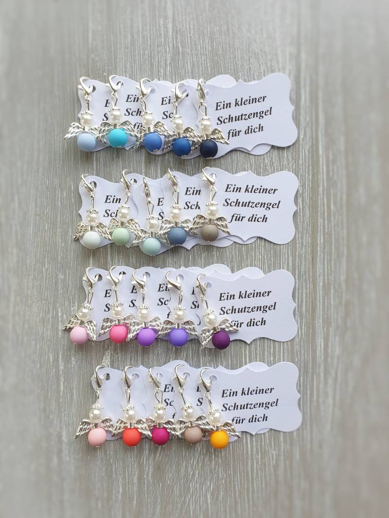 20 Schutzengel Anhänger + Kärtchen Taufe Kommunion Hochzeit Glückbringer Charm Versilbert Gastgeschenk Engelchen Vermerk Personalisierbar von LaDuchesseAgate