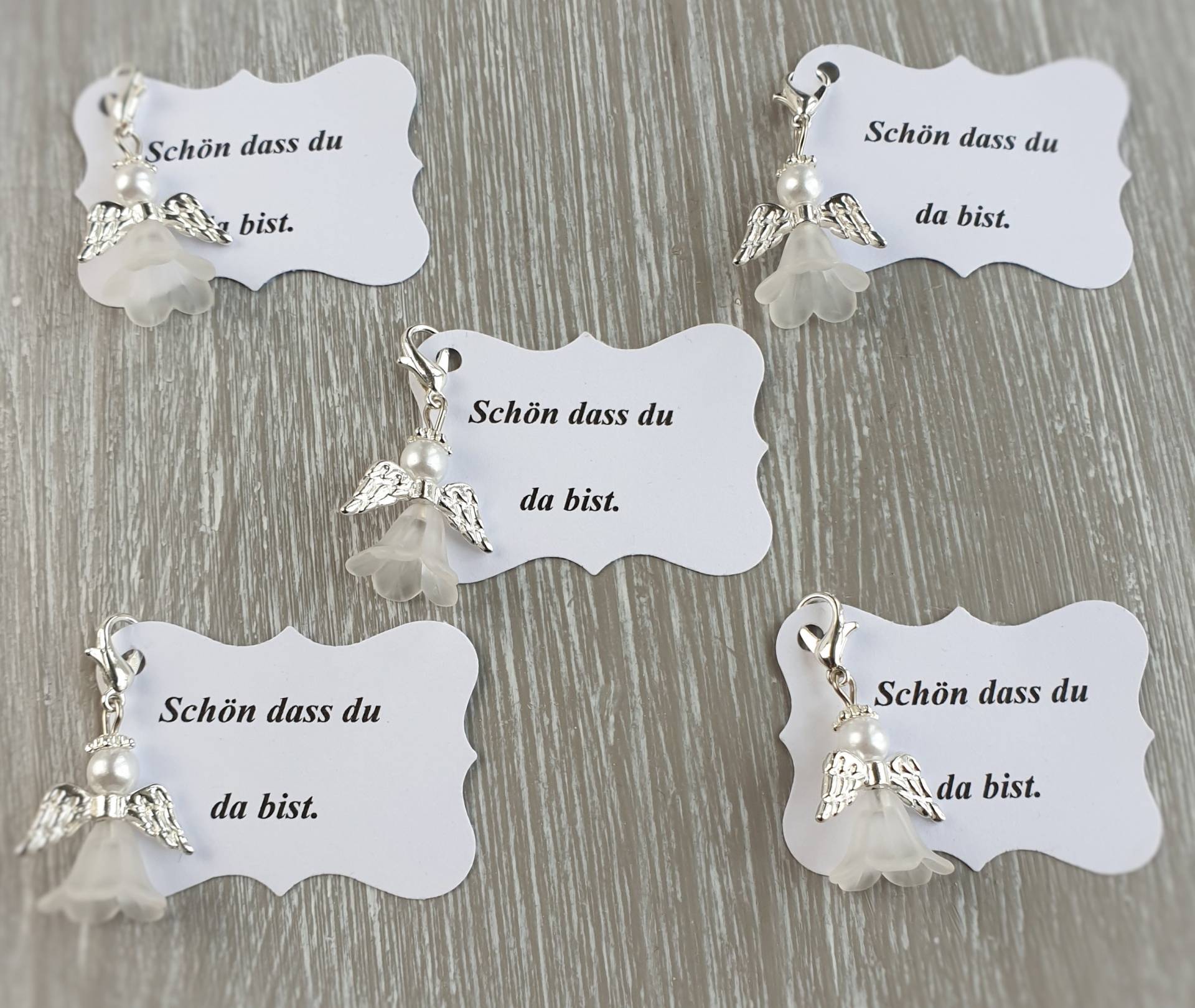 20 Schutzengel Anhänger Engel + Kärtchentaufe Kommunion Hochzeit Glückbringer Charm Versilbert Gastgeschenk Vermerk Personalisierbar von LaDuchesseAgate