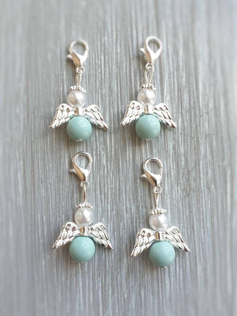 20 Schutzengel Anhänger Engel Engelchen Taufe Kommunion Hochzeit Firmung Geburt Glückbringer Charm Versilbert Gastgeschenk Hellgrün B von LaDuchesseAgate