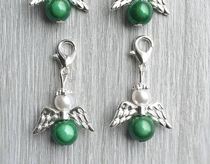 20 Schutzengel Anhänger Engel Engelchen Taufe Kommunion Hochzeit Glückbringer Charm Firmung Gastgeschenk Perlen Miracle Beads von LaDuchesseAgate