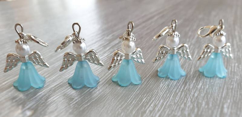 20 Schutzengel Anhänger Engel Taufe Firmung Engelchen Geburt Kommunion Hochzeit Glückbringer Charm Versilbert Gastgeschenk Perlen Perlmutt von LaDuchesseAgate