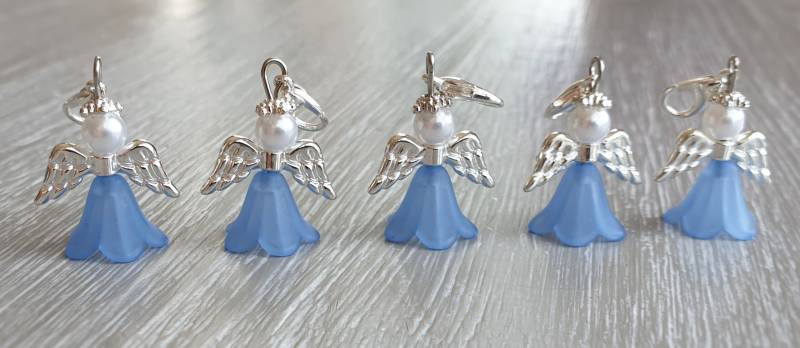 20 Schutzengel Anhänger Engel Taufe Kommunion Firmung Engelchen Geburt Hochzeit Glückbringer Charm Versilbert Perlmutt Gastgeschenk Blau von LaDuchesseAgate