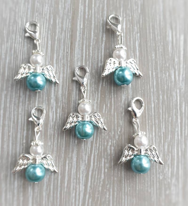 20 Schutzengel Anhänger Engel Taufe Kommunion Hochzeit Glückbringer Charm Versilbert Perlmutt Gastgeschenk Perlen Blau 20 Schutzengel Anhänger Engel Taufe Kommunion Hochzeit Glückbringer Charm Versilbert Perlmutt Gastgeschenk Perlen Blau von LaDuchesseAgate