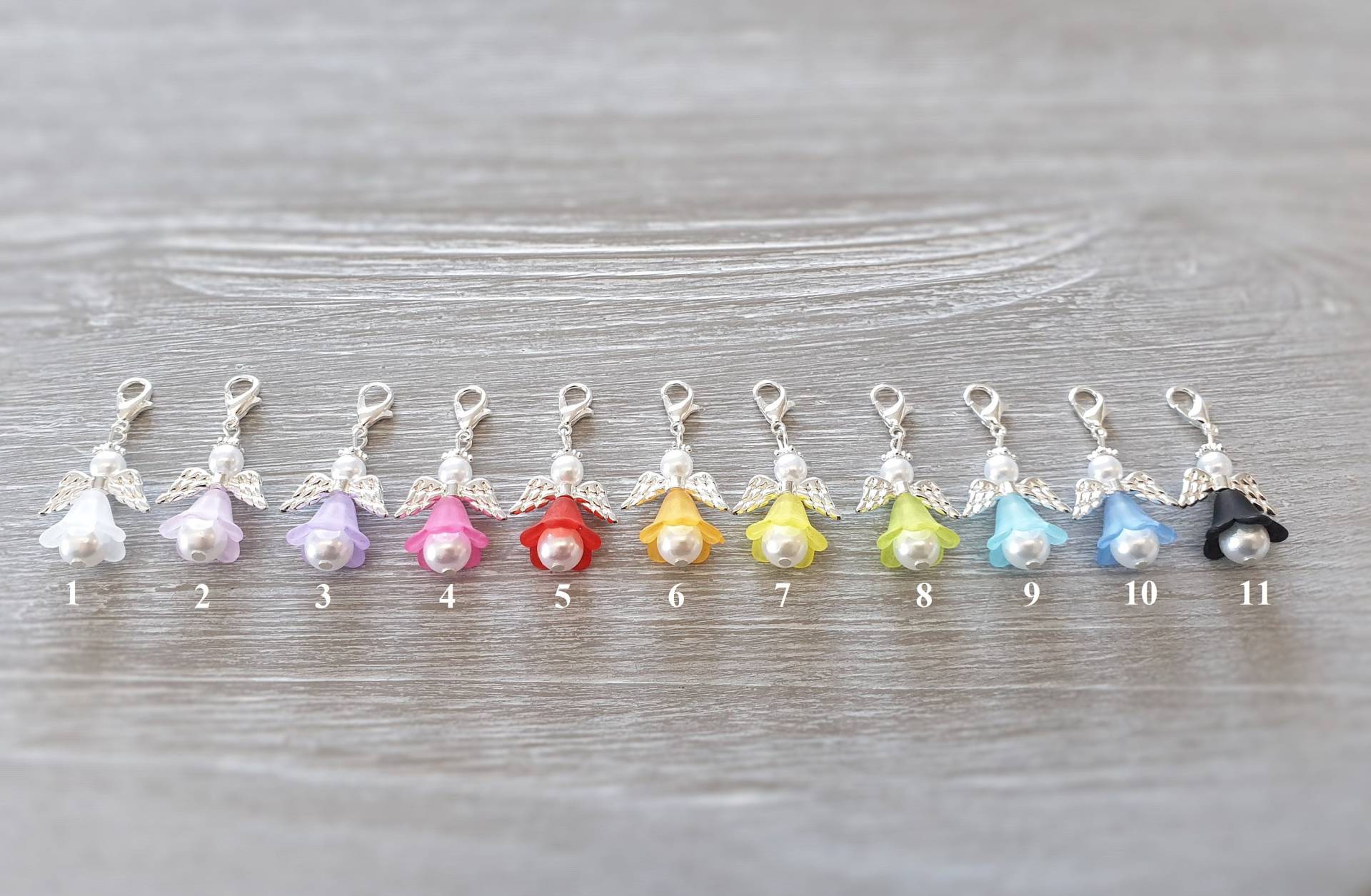 20 Schutzengel Anhänger Engel Taufe Kommunion Hochzeit Glückbringer Charm Versilbert Perlmutt Gastgeschenk Regenbogen 20 Schutzengel Anhänger Engel Taufe Kommunion Hochzeit Glückbringer Charm Versilbert Perlmutt Gastgeschenk Regenbogen von LaDuchesseAgate