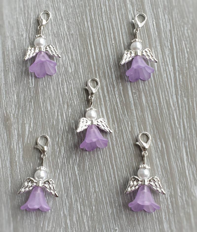 20 Schutzengel Anhänger Engel Taufe Violett Kommunion Hochzeit Glückbringer Charm Versilbert Perlmutt Gastgeschenk Lila von LaDuchesseAgate