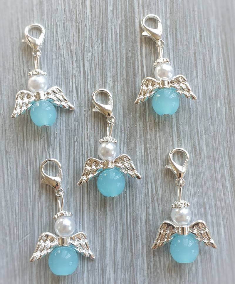 20 Schutzengel Anhänger Taufe Kommunion Hochzeit Glückbringer Charm Versilbert Gastgeschenk Firmung Engelchen Perlen von LaDuchesseAgate