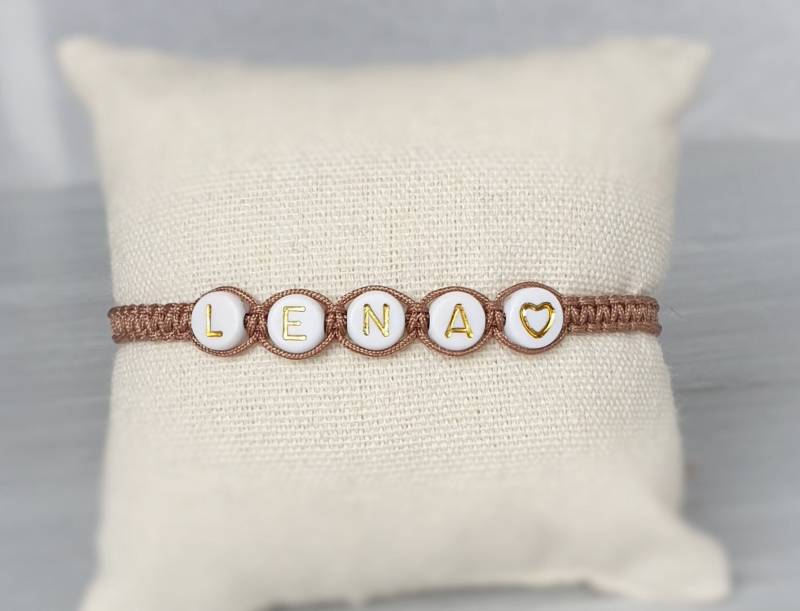Armband Buchstaben Macramé Glückbringer Flechtarmband Personalisierbar Farbwahl Hand Made Bracelet von LaDuchesseAgate