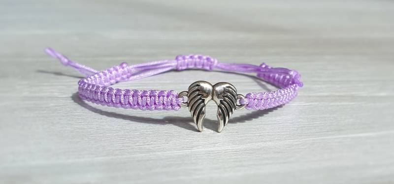 Makrameearmband Flügel Schutzengel Armband Handgemachtes Engel Grosse Farbauswahl. Anhänger Engelchen Glückbringer Gastgeschenk von LaDuchesseAgate