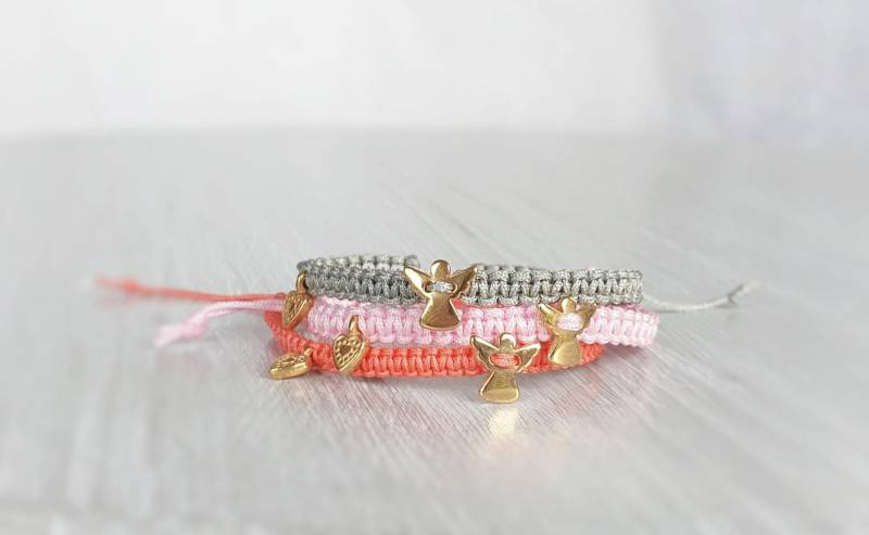 Schutzengel Armband Handgemachtes Makramee Engel Grosse Farbauswahl. Anhänger Engelchen Taufe Kommunion Firmung Glückbringer Gastgeschenk von LaDuchesseAgate